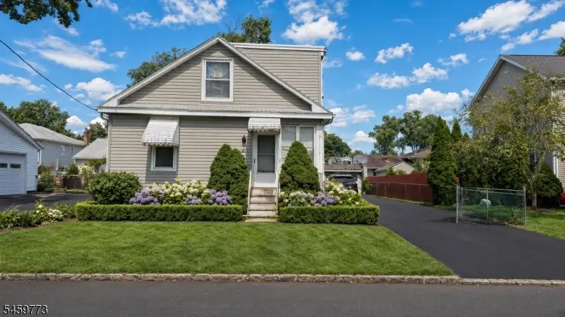 20 Diven St, Springfield, NJ 07081 - #1