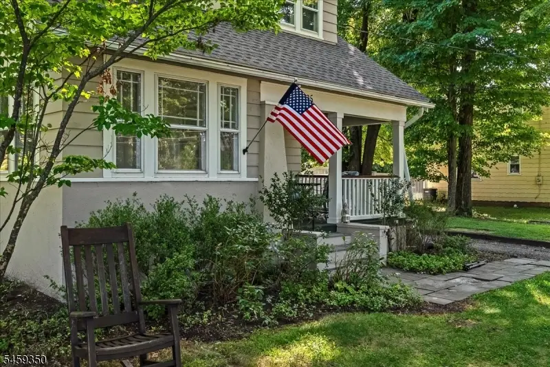25 Orchard St, Mendham, NJ 07945 - #2