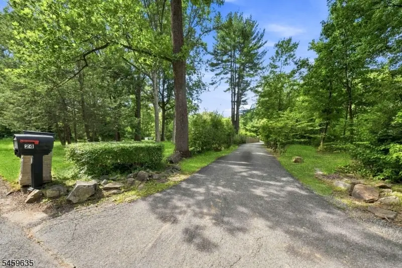 26 Cooper Ln, Chester, NJ 07930 - #2