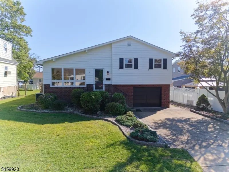 331 W Frech Ave, Manville, NJ 08835 - #3