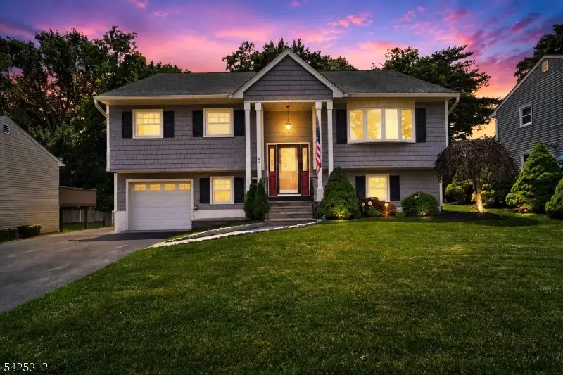 5 Butler Pl, Butler, NJ 07405 - #1