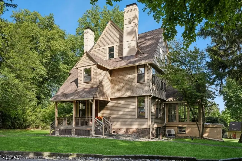6 Edgehill Rd, West Orange, NJ 07052 - #2