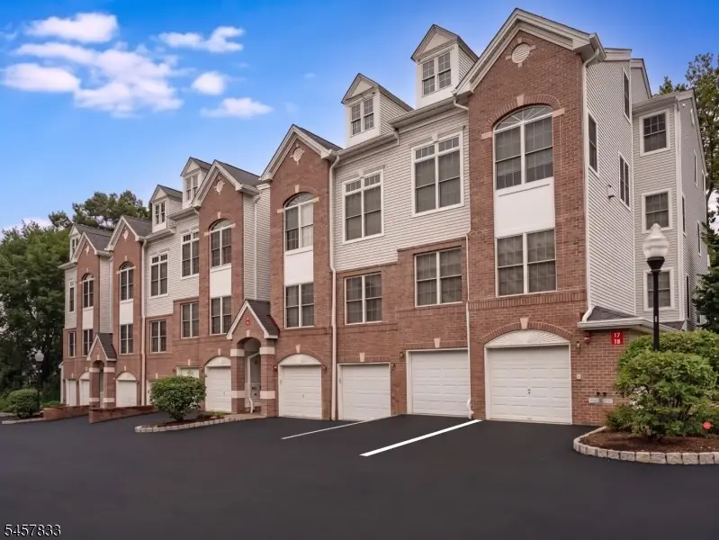 9 Goffle Brook Ct, Hawthorne, NJ 07506 - #1