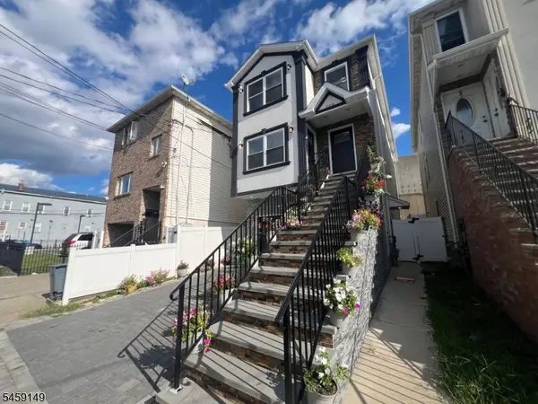 208 Atlantic St, Elizabeth City, NJ 07206