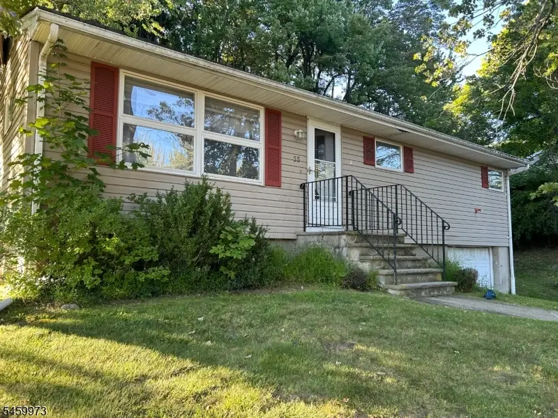 55 Hillside Dr, Hamburg, NJ 07419 - #1