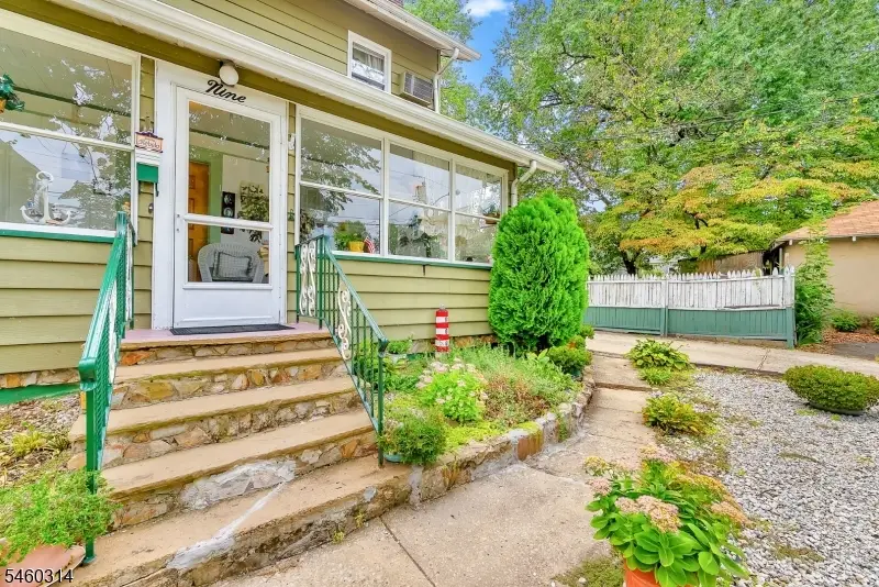 9 Halcyon Pl, Bloomfield, NJ 07003 - #2