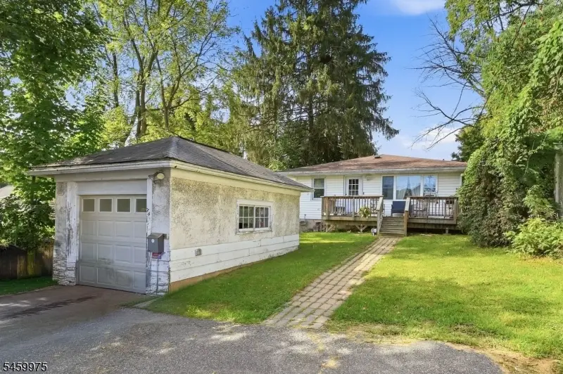 74 Trinity St, Newton, NJ 07860 - #1