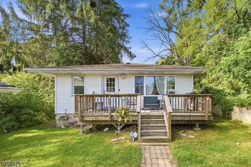 74 Trinity St, Newton, NJ 07860 - #3