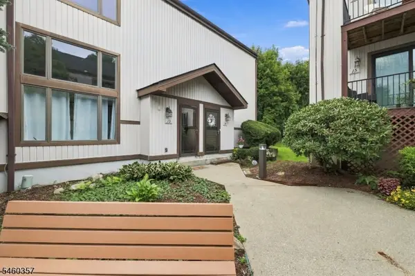 113 Alpine Ct #13, Stanhope Boro, NJ 07874