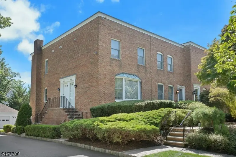 30 Elm St #30C, Summit, NJ 07901 - #1