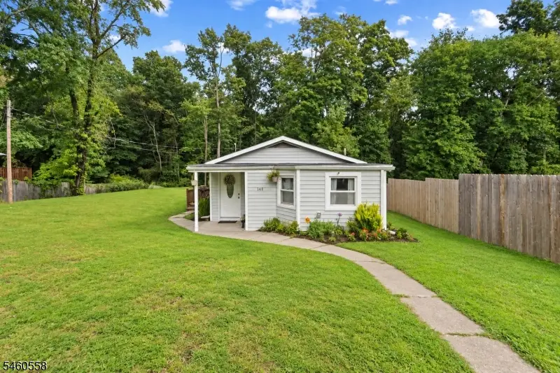 340 Lakeview Dr, Hampton, NJ 07860 - #2