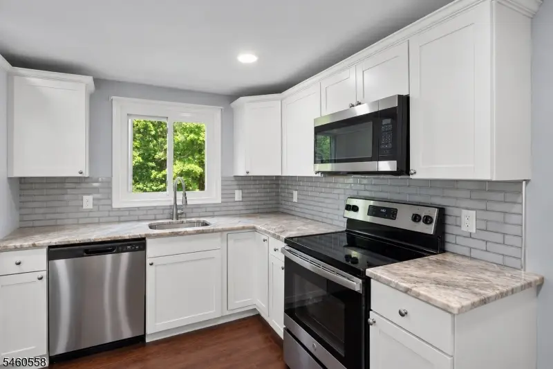 340 Lakeview Dr, Hampton, NJ 07860 - #3
