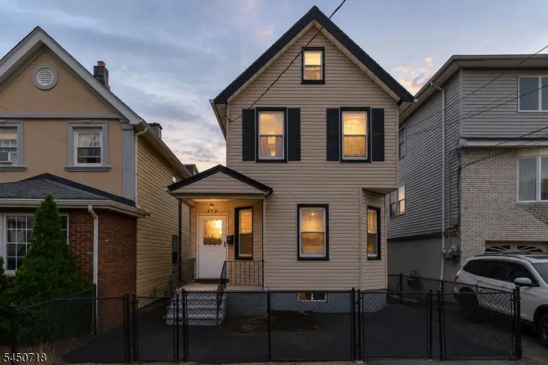 352 Forest St, Kearny, NJ 07032 - #1