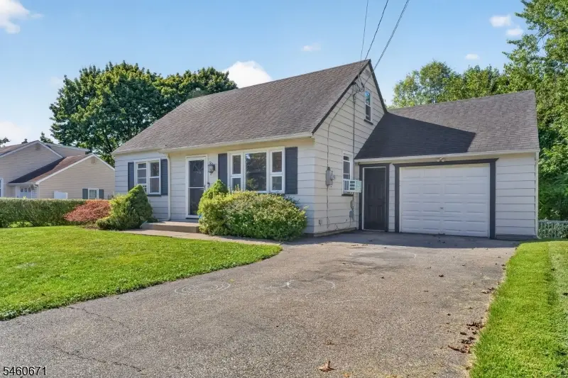 510 Pennsylvania Ave, Upper Pohatcong, NJ 08865 - #1