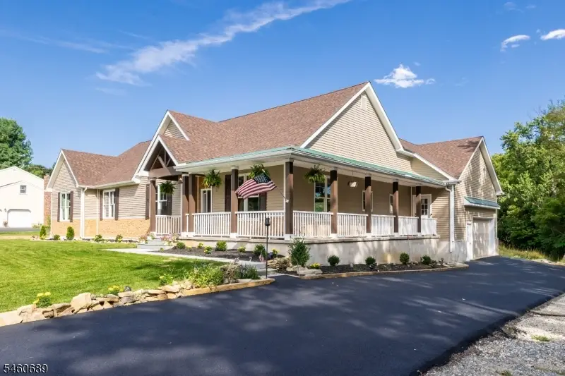 81 Belview Rd, Lopatcong, NJ 08865 - #2