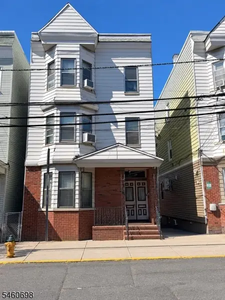 76 Ann St, Newark City, NJ 07105