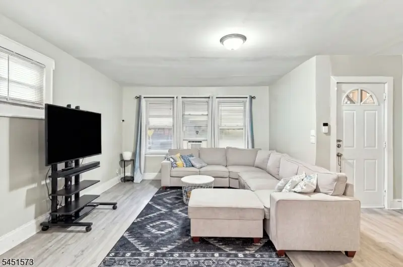 27 Philip Pl, Irvington, NJ 07111 - #3