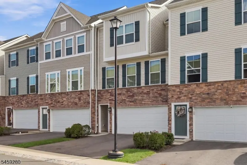 14 Clausen Ct, Budd Lake, NJ 07828 - #3