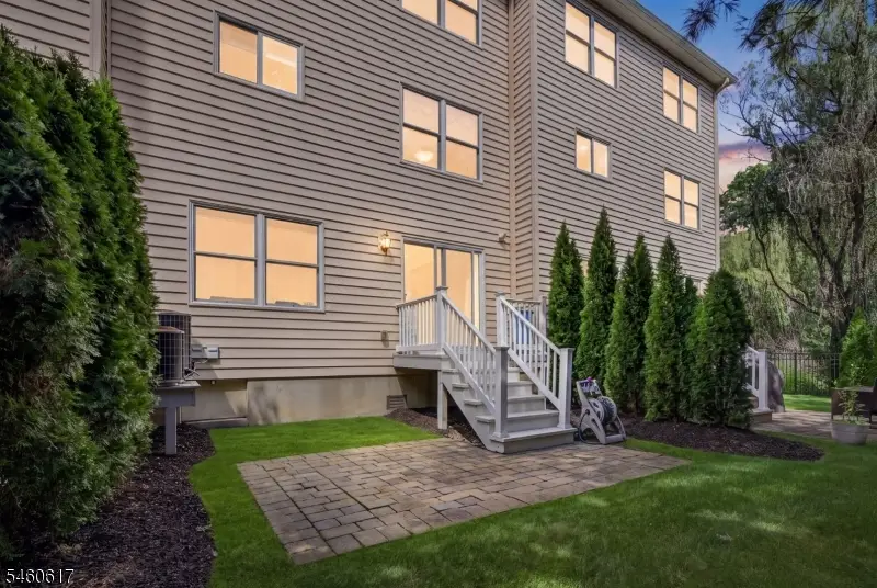 7 Christina Ct, Fairfield, NJ 07004 - #2