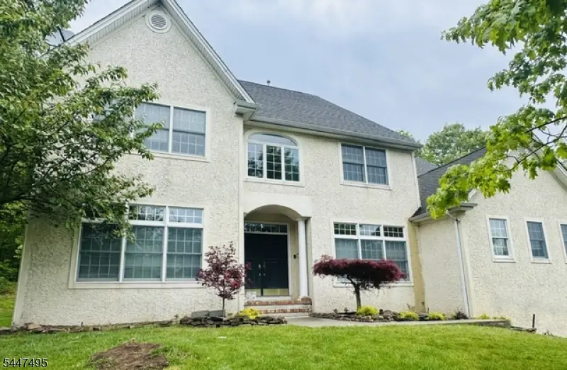 8 Pring Ct, West Orange, NJ 07052 - #1