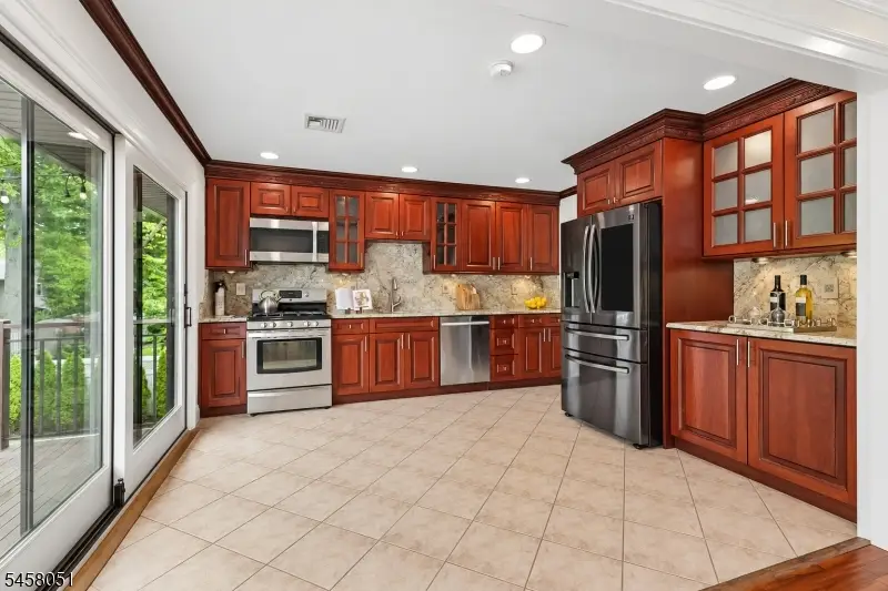 33 Canterbury Dr, Scotch Plains, NJ 07076 - #2
