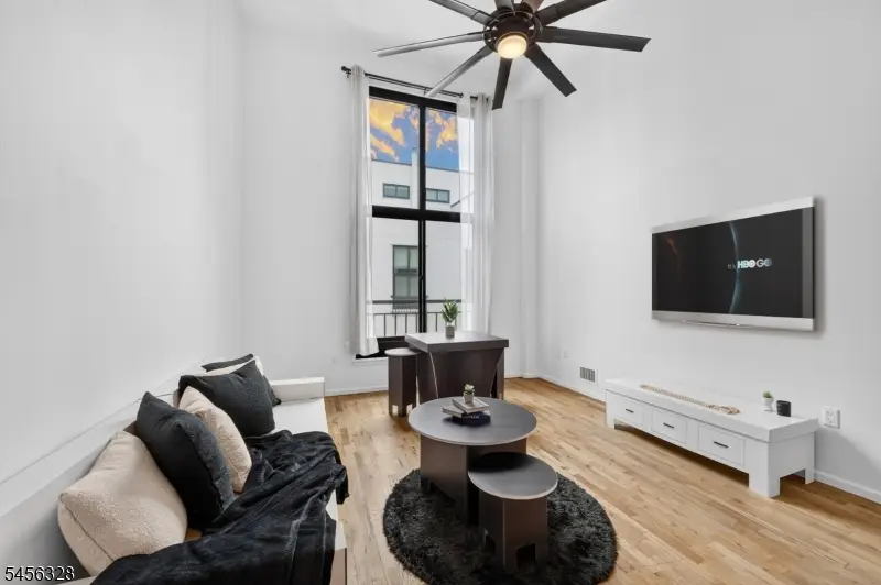 518-536 Gregory Ave 425 #425, Weehawken, NJ 07086 - #2
