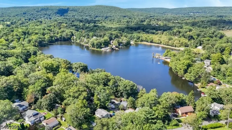 32 Laurel Dr, Oak Ridge, NJ 07438 - #3