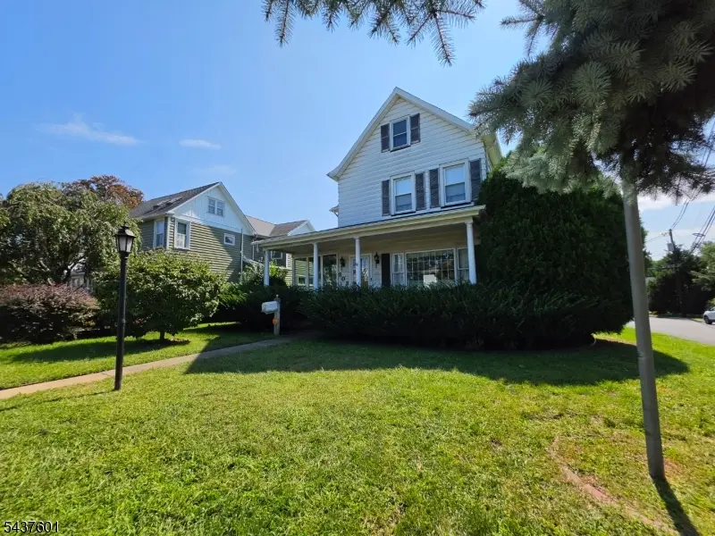205 Green St, Woodbridge, NJ 07095 - #1