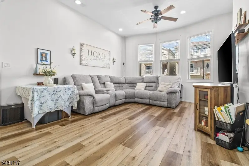 6722 Jackson St, Guttenberg, NJ 07093 - #3
