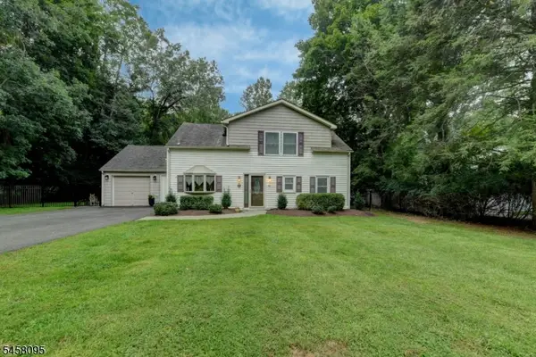 64 Grove St, Oakland Boro, NJ 07436