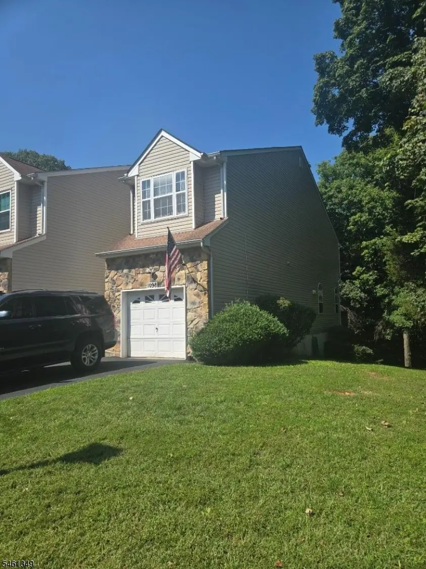 1098 Oakcroft Ln, Franklin, NJ 08873 - #1