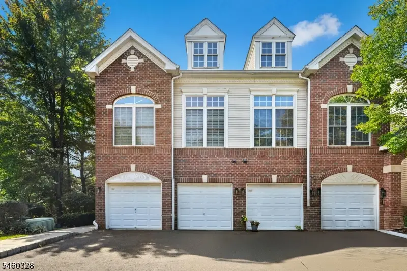 402 Donato Cir, Scotch Plains, NJ 07076 - #1