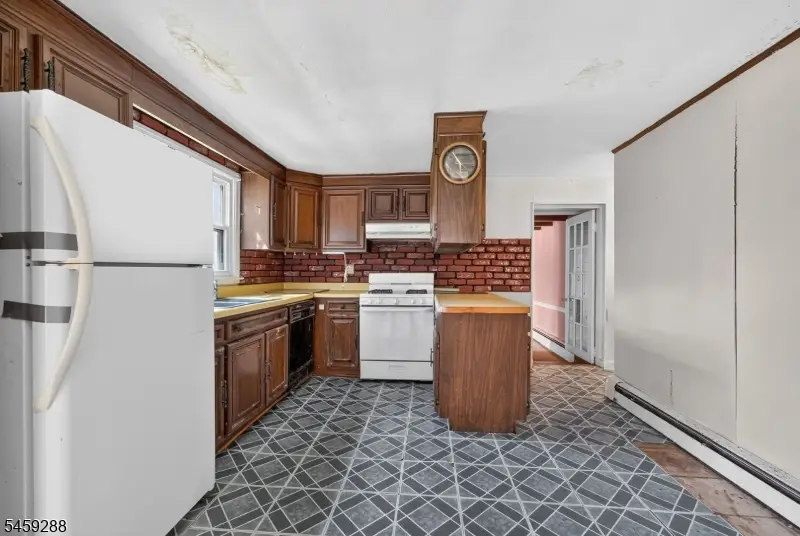 109 Lilac Dr, Clinton, NJ 08801 - #3