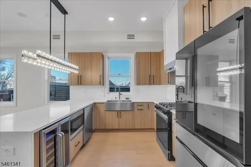 206 Clendenny Ave #2, Jersey City, NJ 07304 - #3