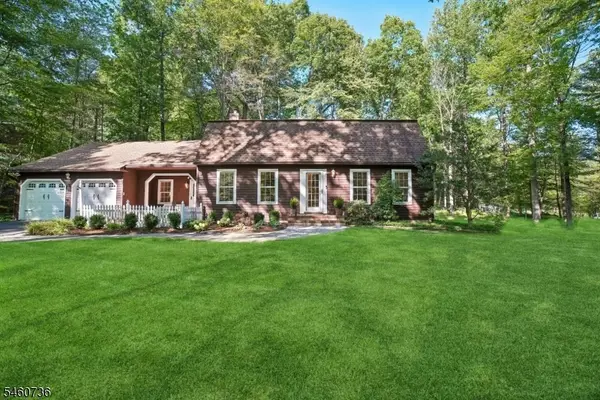 36 Cora Ln, Chester Twp., NJ 07930