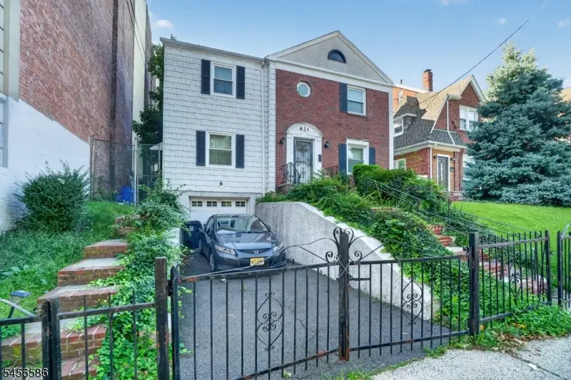 821 S 10th St, Newark, NJ 07108 - #1