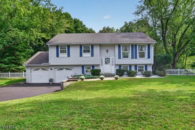 6 Redwood Dr, Annandale, NJ 08809 - #2