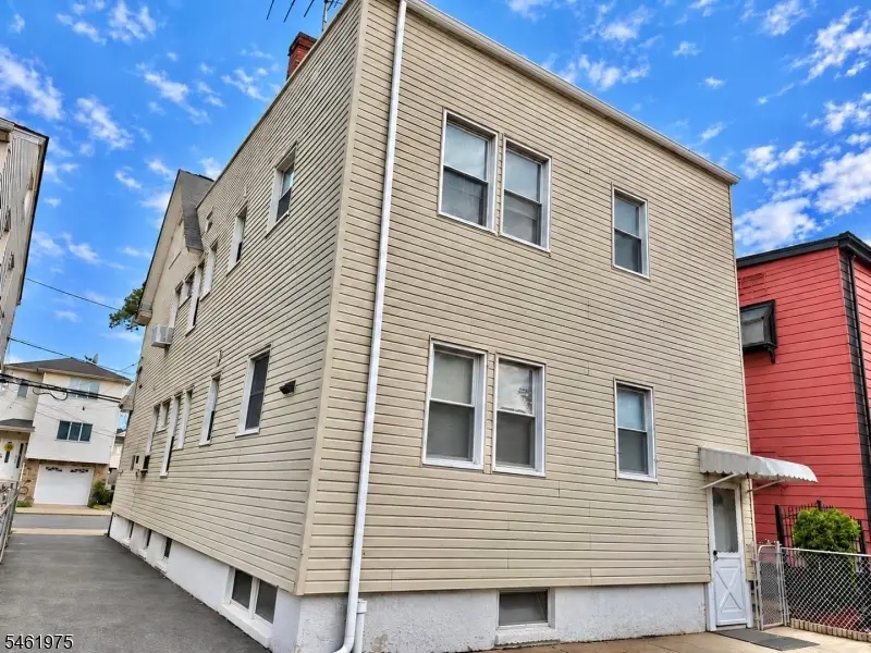 53 Garrison St, Newark, NJ 07105 - #3