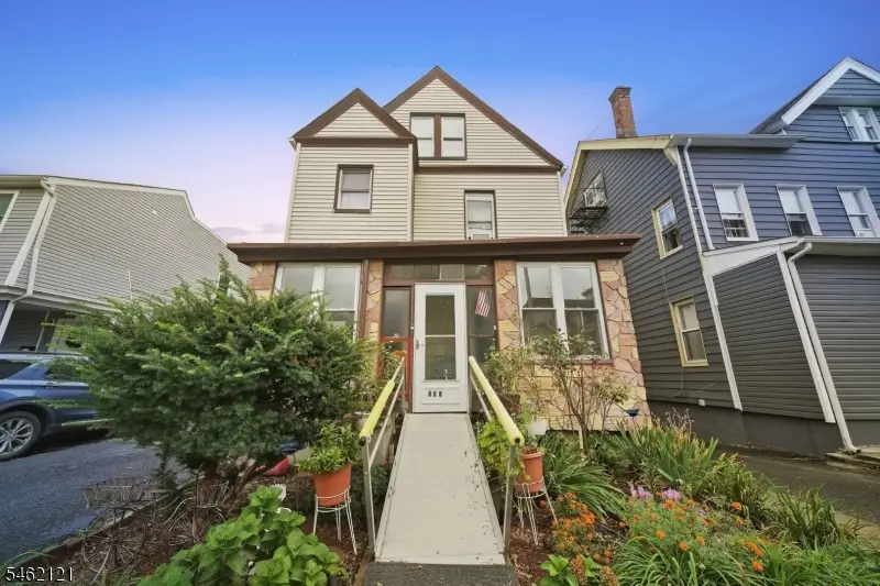280 Lincoln St, East Orange, NJ 07017 - #2