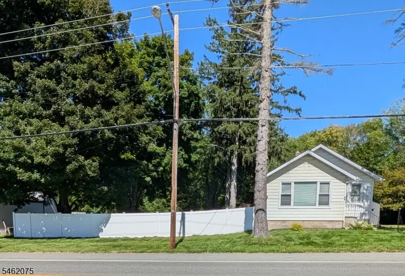 322 E Washington Ave, Washington, NJ 07882 - #2