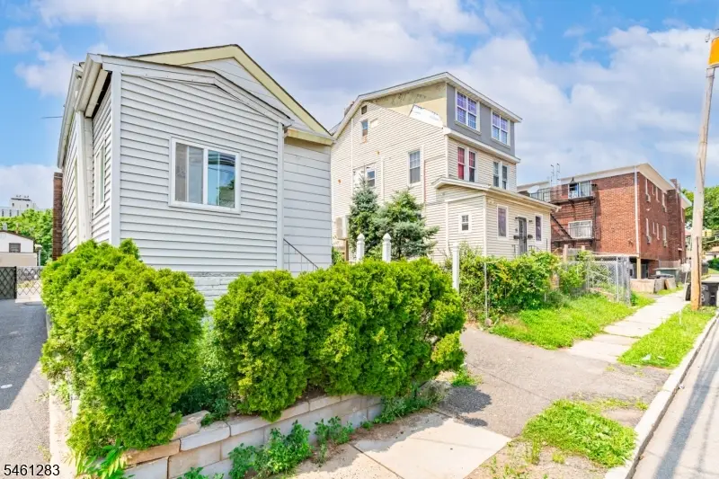 59 Augusta St, Irvington, NJ 07111 - #3