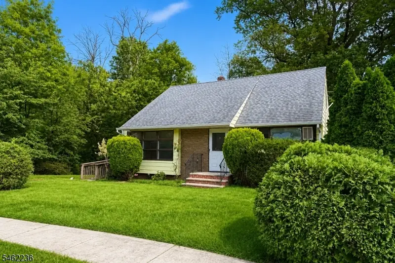 77 Independence Dr, Roselle, NJ 07203 - #3