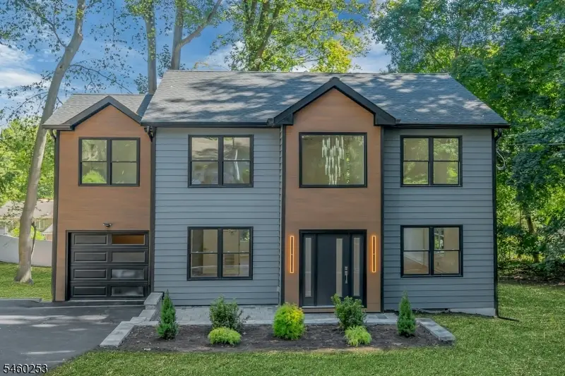 39 Woodcrest Rd, Parsippany Troy Hills, NJ 07005 - #1