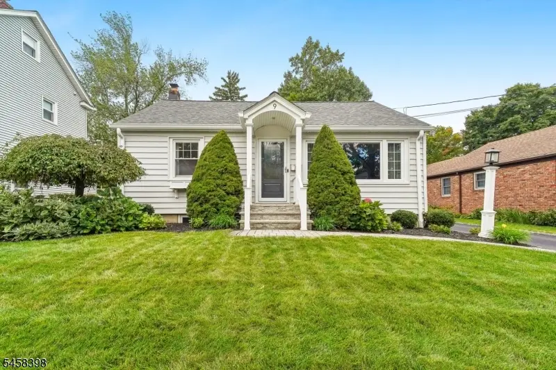 9 Greenfield Ave, Summit, NJ 07901 - #1