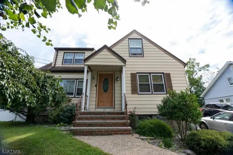 231 Globe Ave, Connecticut Farms, NJ 07083 - #3