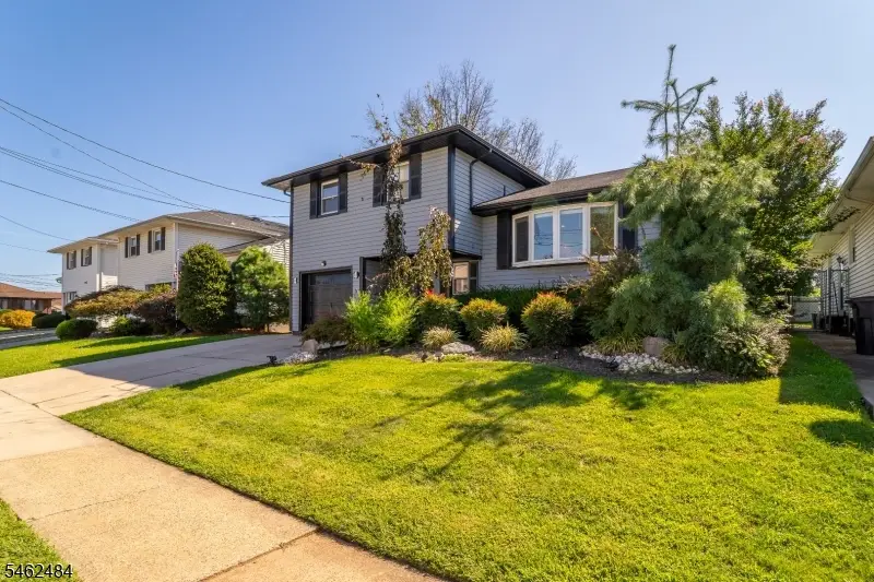 5 Sumutka Ct, Carteret, NJ 07008 - #1