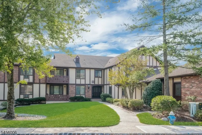 15F Kensington Rd #F, Chatham, NJ 07928 - #1