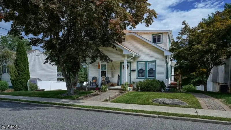 14 Pearl St, Bloomingdale, NJ 07403 - #2