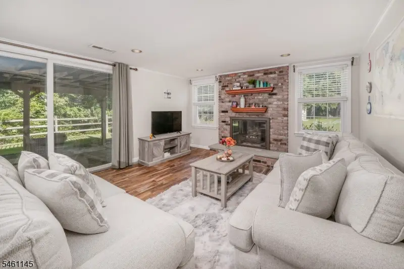 27 Fawn Cir, Berkeley Heights, NJ 07922 - #3