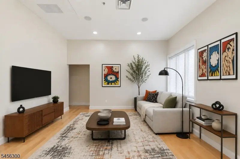 223 Bloomfield St #3E, Hoboken, NJ 07030 - #1